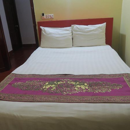 River Dolphin Hotel Кратьэх Экстерьер фото