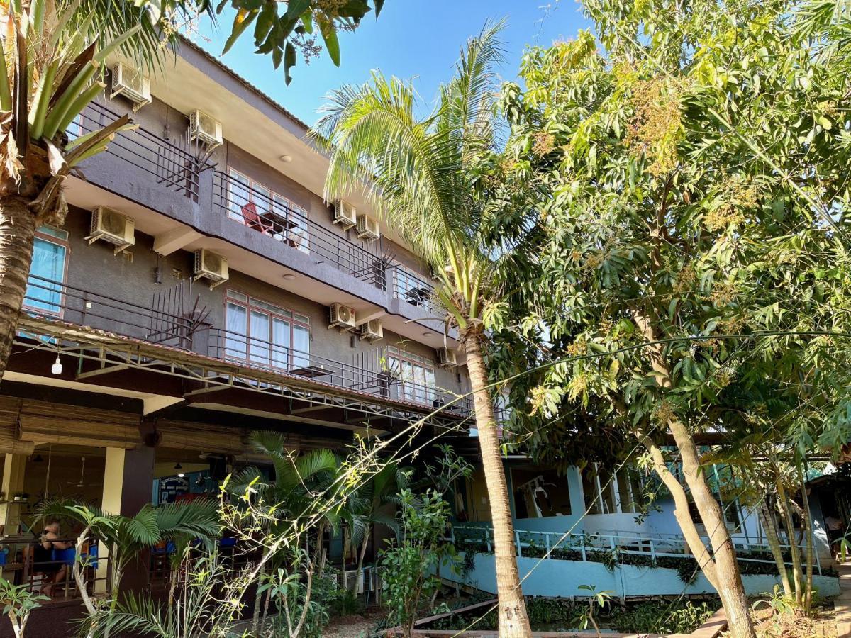 River Dolphin Hotel Кратьэх Экстерьер фото