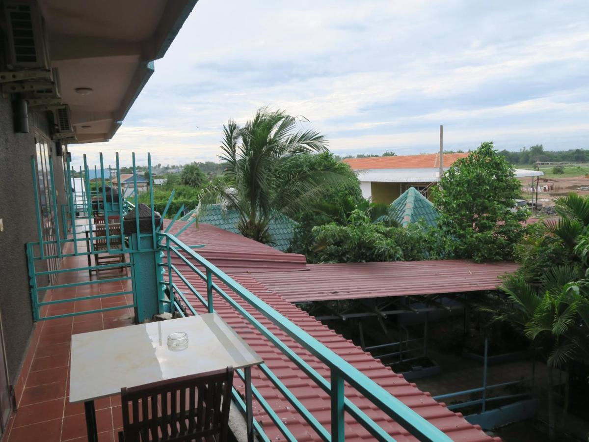 River Dolphin Hotel Кратьэх Экстерьер фото