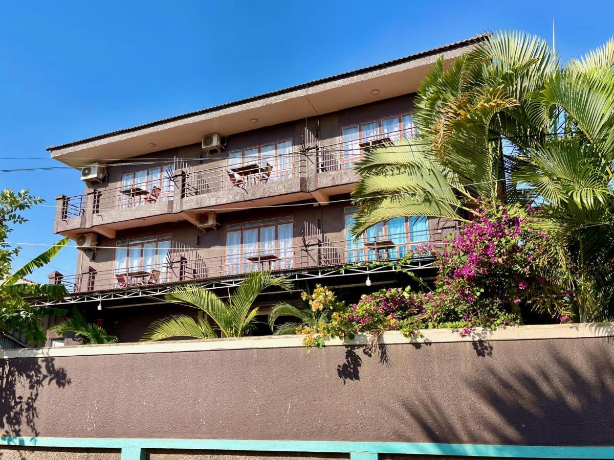 River Dolphin Hotel Кратьэх Экстерьер фото